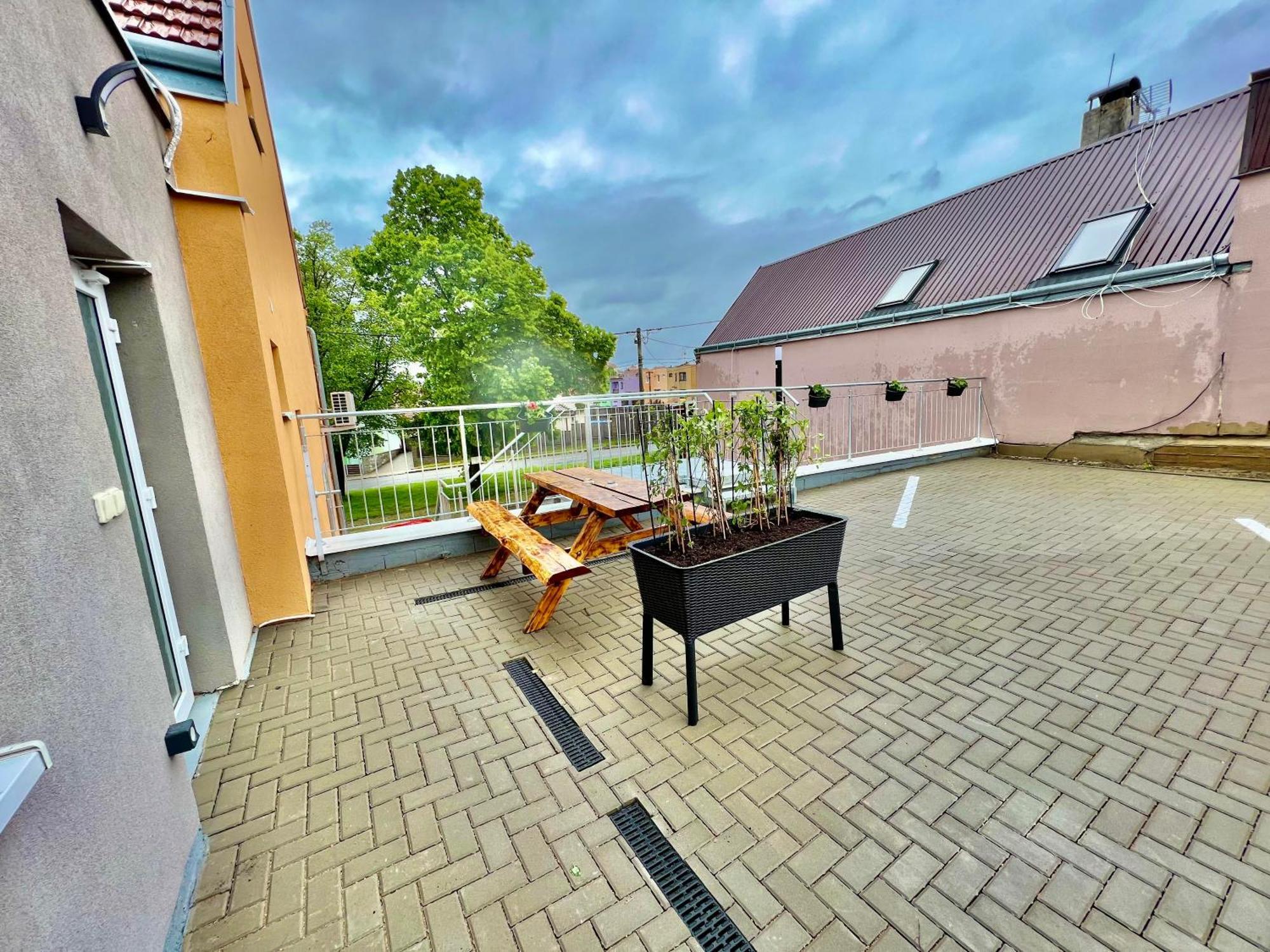 Penzion Bazen Vino Sklep U Palecku Zaječí Buitenkant foto